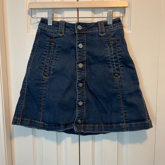 Bebe size 2 denim skirt - Picture 3 of 13